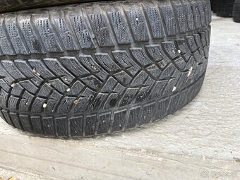 225/40R18 Goodyear zimné pneu - 2