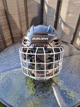 NOVÁ Hokejová prilba s mriežkou - 2