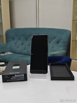 Samsung Galaxy Z Flip 5 256GB - 2