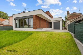 REZERVOVANÉ | 6-izbový luxusný rodinný dom na predaj - 2