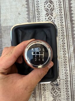 Predam uplne novu original paku na vw touareg 7l - 2