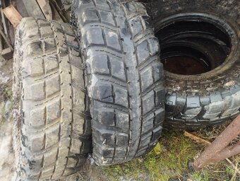 Predám gumy Silverstone 285/75R16 - 2