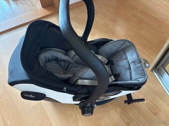 Autosedačka Kiddy Evoluna i-Size 2 + ISOFIX - 2