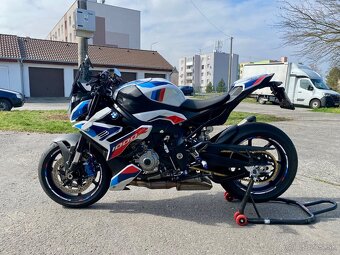 Bmw m1000r - 2