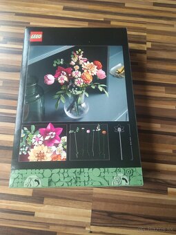 Lego Botanicals 10342  18+ cena 45€ - 2