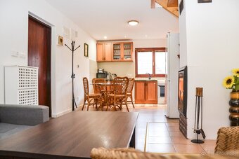 Chata + stavebné pozemky pri Vinianskom jazere, obec Vinné. - 2