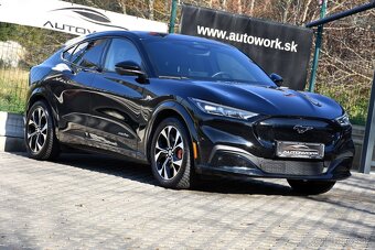 Ford Mustang Mach-E 98,7 kWh EXTENDED_RANGE 371 KONÍ 4X4 DPH - 2