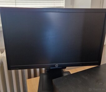 2 LCD monitory - 2