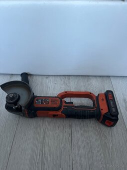 Black + Decker uhlova aku bruska - 2