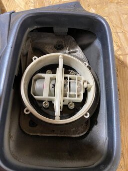 Bmw e30 pravé zrkadlo - 2