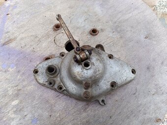 ČZ předválečná - víko motoru - 2