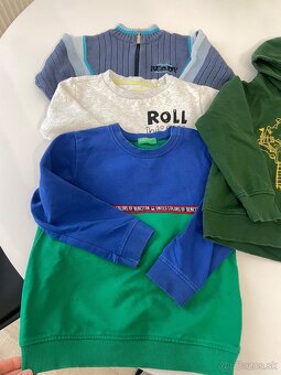 Darujem mikiny chlapec 4 roky - 2