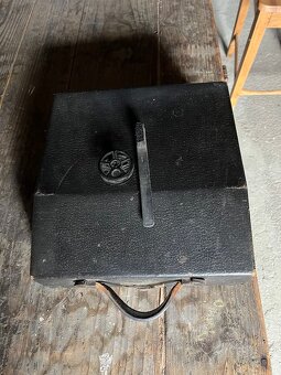 Starožitný písací stroj - 2