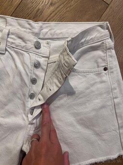 Levi ‘s šortky biele - 2