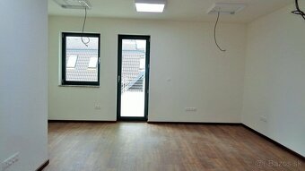Prenájom kancelárskych priestorov, moderná novostavba, Novom - 2