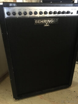 Predam klavesove kombo Behringer KX1200 - 2
