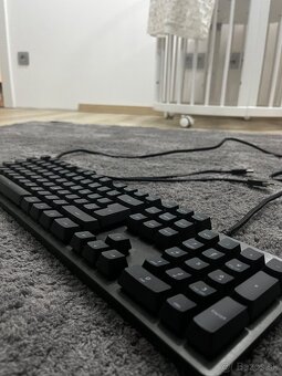 Klávesnica Logitech - 2