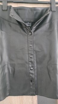 Kožená (syntetika) sukňa na zapínanie - 2