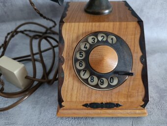 Starý retro telefon Tesla z roku 1979 Velice zachovalý, má č - 2