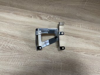 Chromovaný bočný držiak ŠPZ pre motocykle - 2