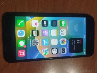 Predám iPhone 8 - 2