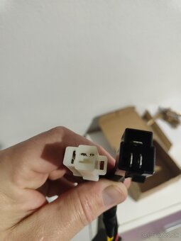 Predám regulátor  sv650 - 2