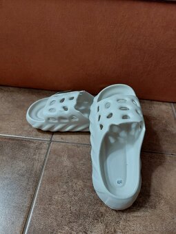 Gumené šľapky-NOVÉ - 2