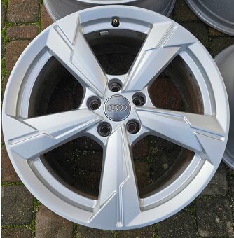 Sada diskov Audi A6 C8, A7, A4, A8 R18 - 2