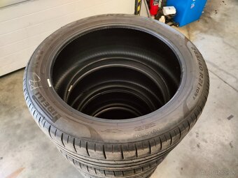 PREDÁM PNEU PIRELLI PZERO 285/40 R21 - 2