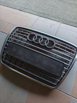 Audi A6 C6 Predná maska - 2
