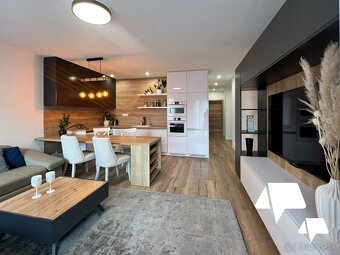3-izb moderný, kompletne zariadený byt s terasou a parkovací - 2
