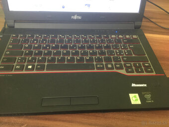 Predám Fujitsu Lifebook E 544 series - 2