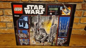 LEGO Star Wars 75104 Kylo Rens Command Shuffle - 2