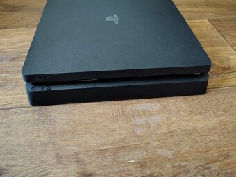PS4 slim 1TB - 2