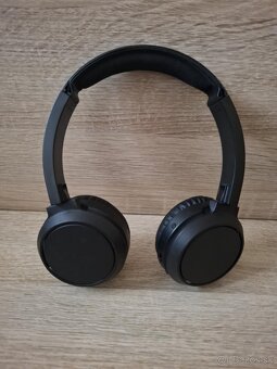 Bezdrôtové slúchadlá na uši Philips TAH4205XT v čiernej farb - 2