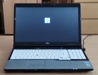 Fujitsu E752, Intel i3-3110M@2,40GHz, 4GB DDR3, 32GB SSD - 2