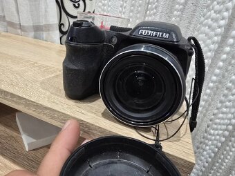 Fujifilm finepix s200 40e - 2