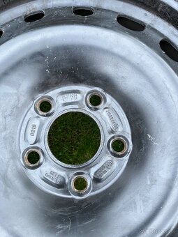 Plechove disky Ford R16 - 2