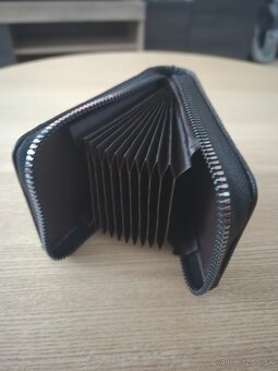 Predam novu penazenku, cierna - 2