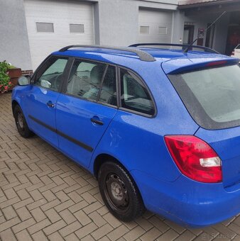 Skoda Fabia 2 1.4 MPI kombi modrá - 2