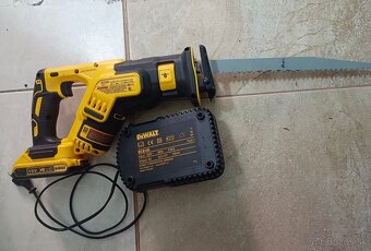 Dewalt Aku chvostová pila - 2