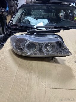 Svetla bmw e90 e91 - 2
