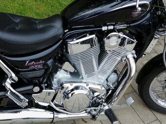 SUZUKI INTRUDER 1400 / TOP KRÁSNY originál stav - 2