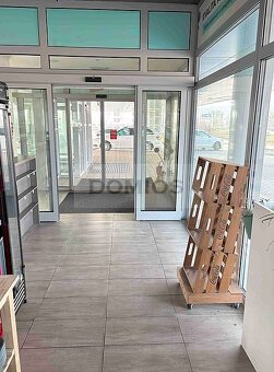 Gastro / služby / showroom / kancelárie (130 / 171 m2, KE-S) - 2