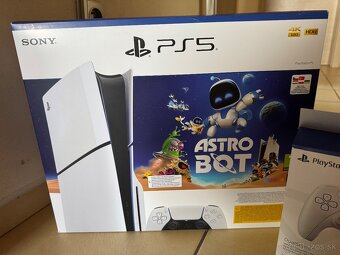 Predám Playstation 5 astro bot - 2