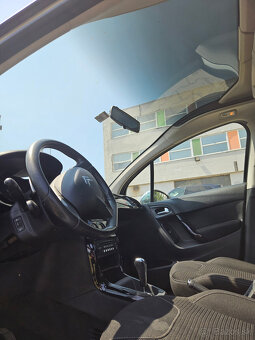 Citroen C3 1,4i, 2012, 126800 km, automat, pano strecha - 2