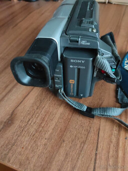 videokamera SonyDCR-TR8100E Digital 8 - 2