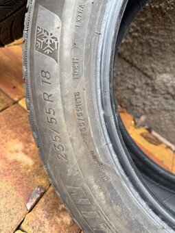 Zimne Pneu 235/55 r18 - 2