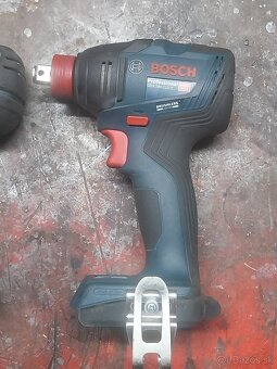 Razovy utahovak a utahovacka - 2