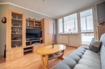 PREDAJ 1,5 izbový: pražský typ bytu s loggiou - 2